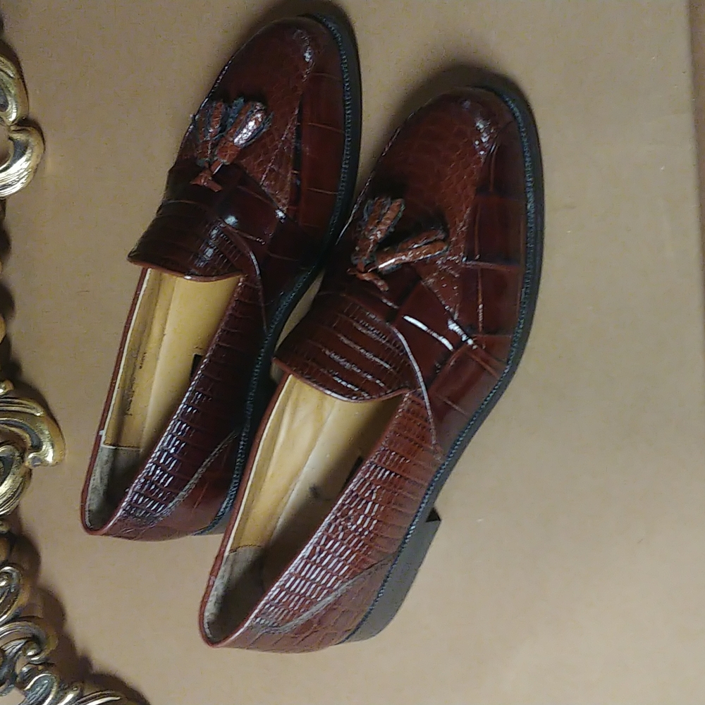 Genuine snake Stacy Adams tasseled shoes